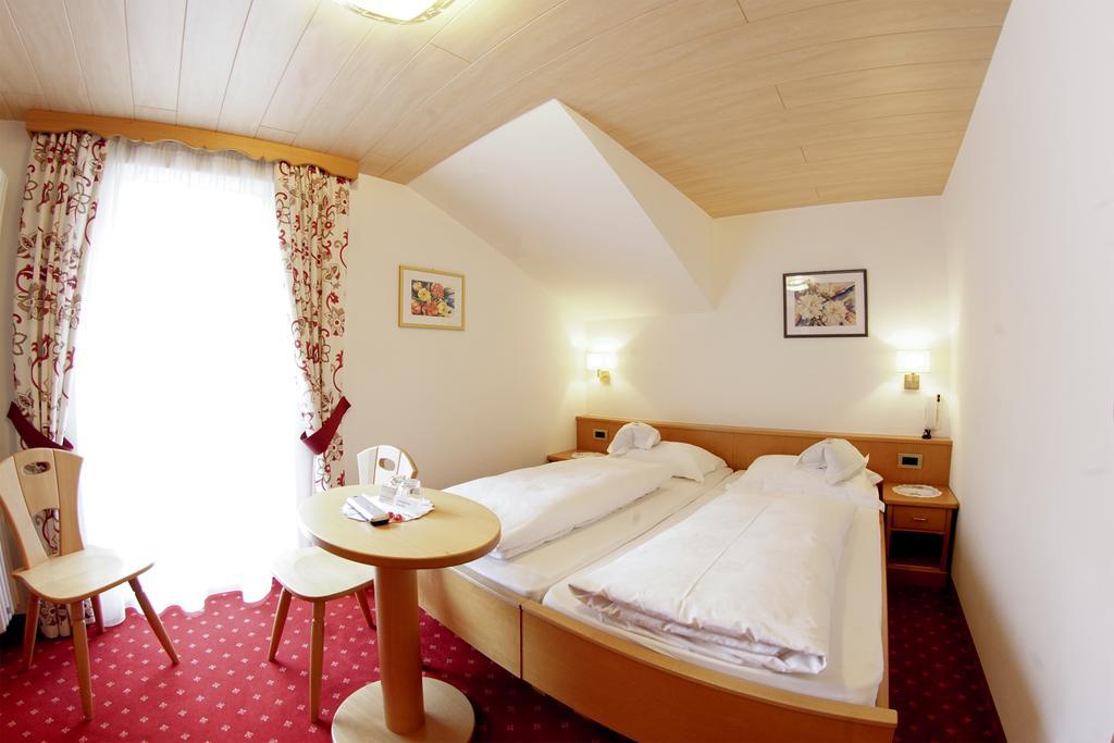 Bed and Breakfast Garni Crepaz Selva di Val Gardena Zewnętrze zdjęcie