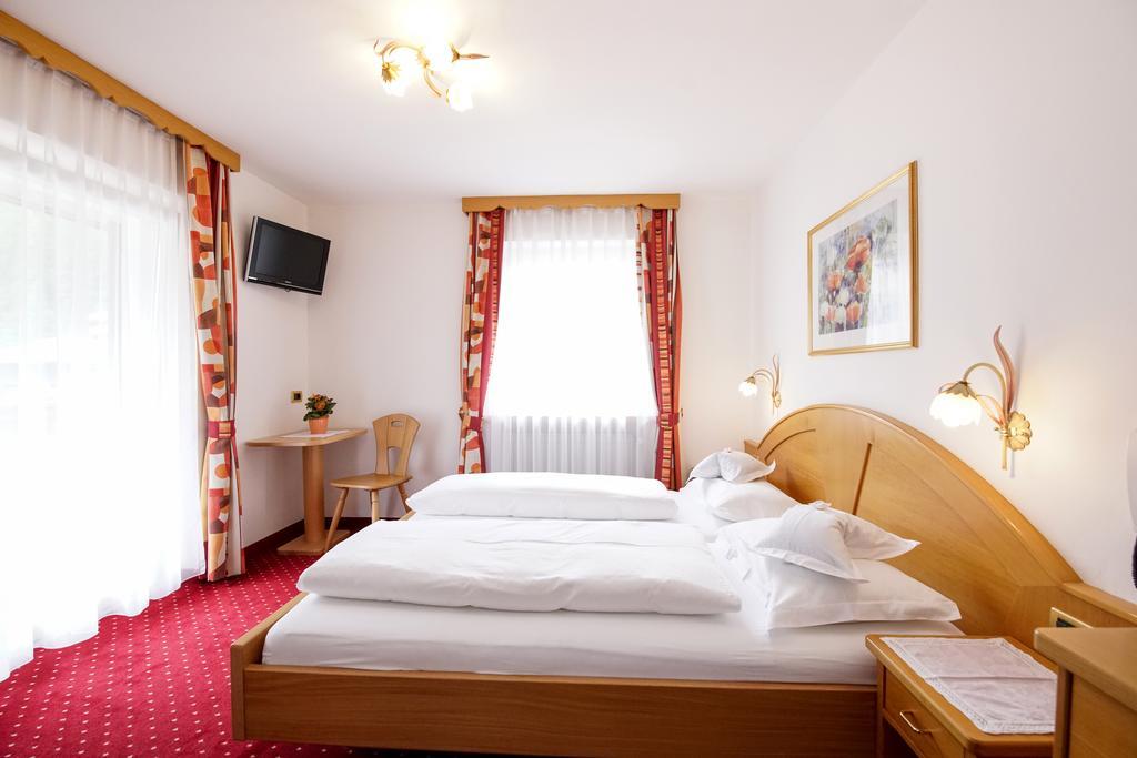 Bed and Breakfast Garni Crepaz Selva di Val Gardena Zewnętrze zdjęcie